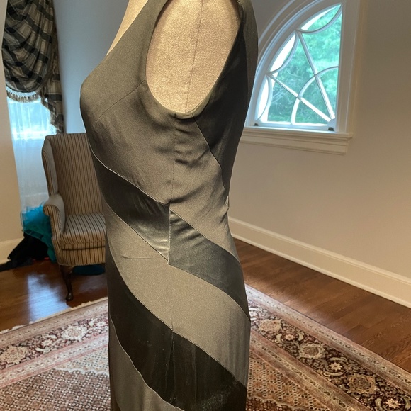 Luxury Paris Designer Jacques Molko Gray Bias Silk evening gown - Picture 5 of 14